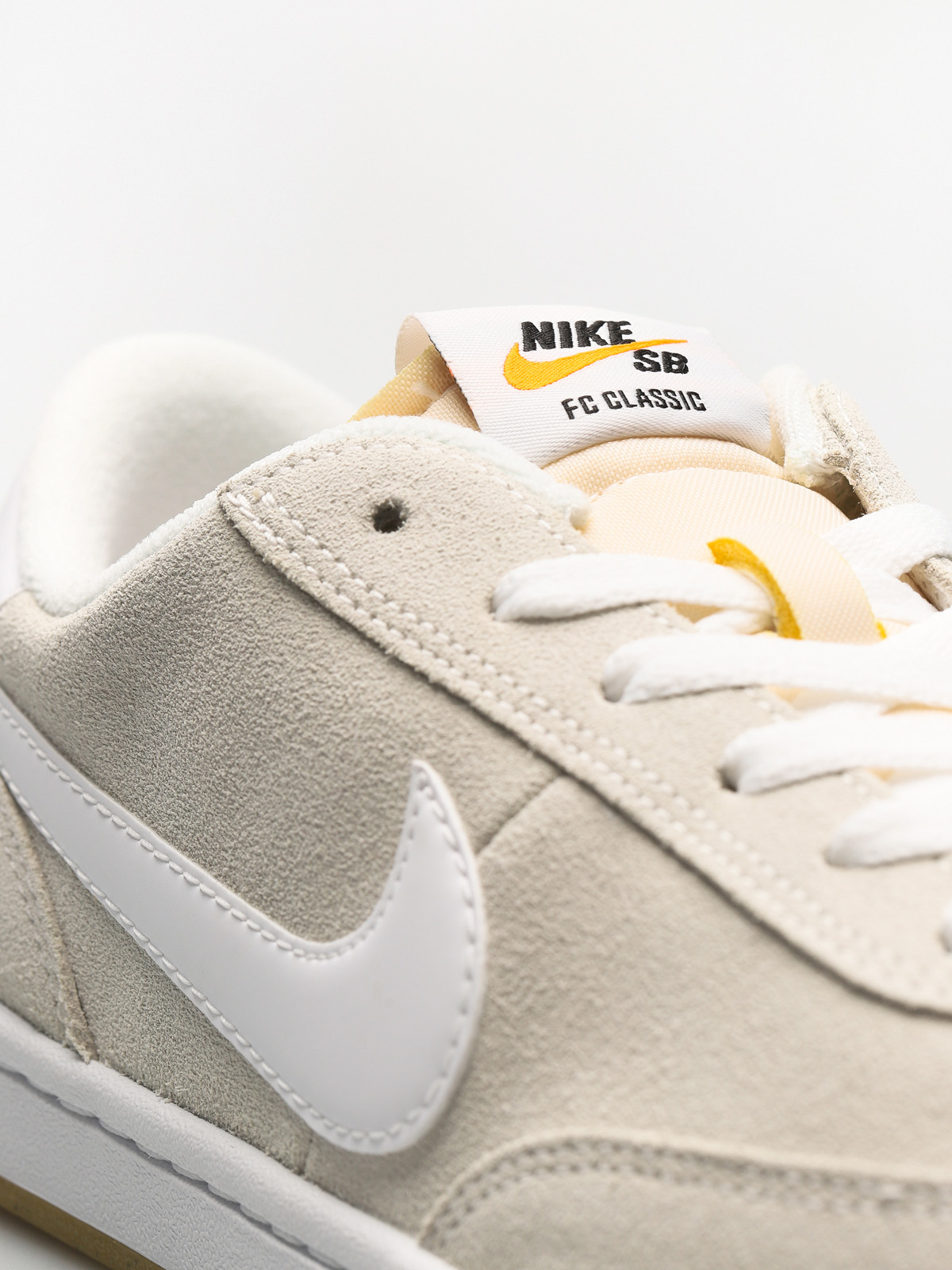 nike sb team classic summit white