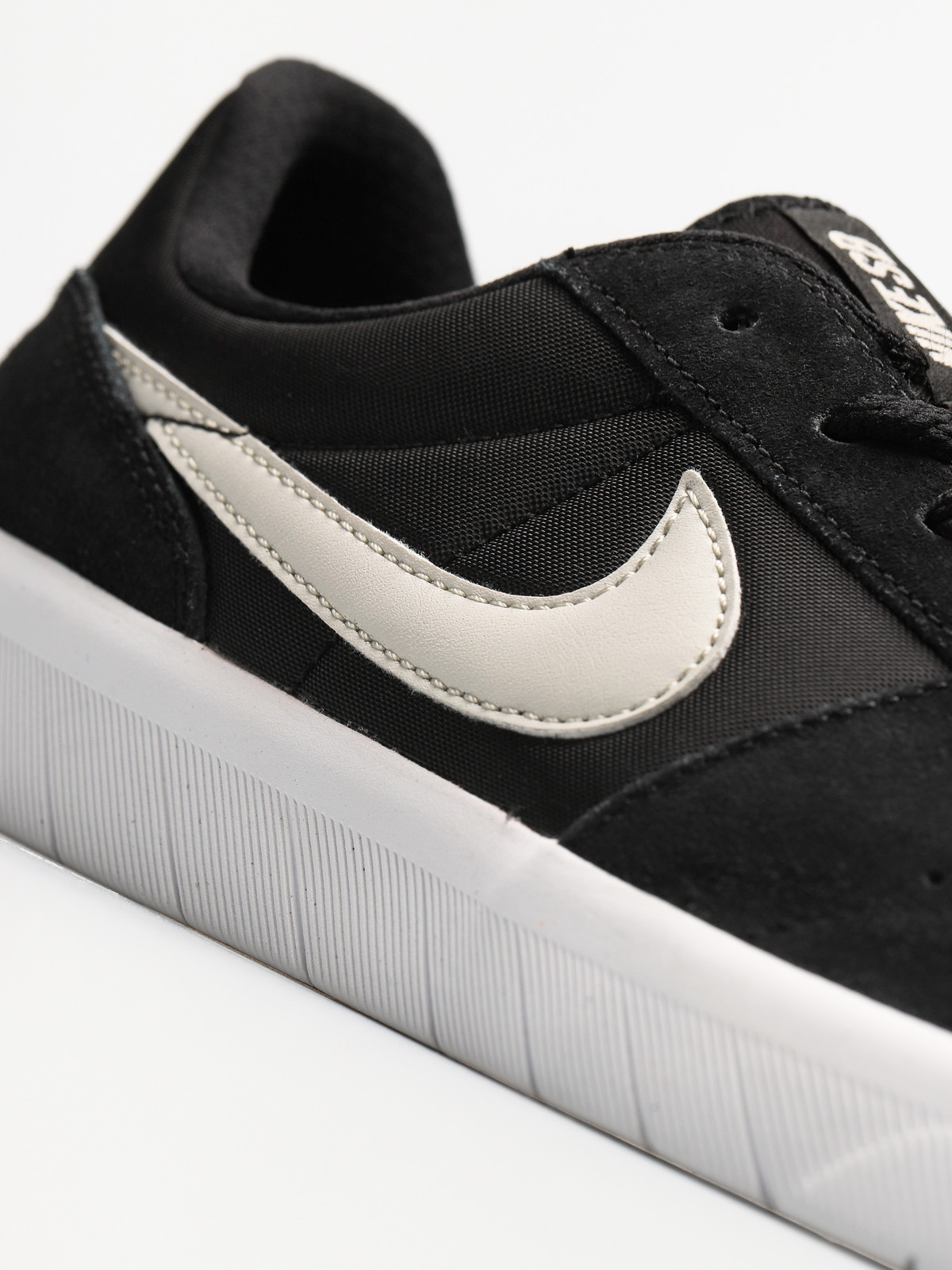 Boty Nike SB Sb Team Classic (black/light bone white)