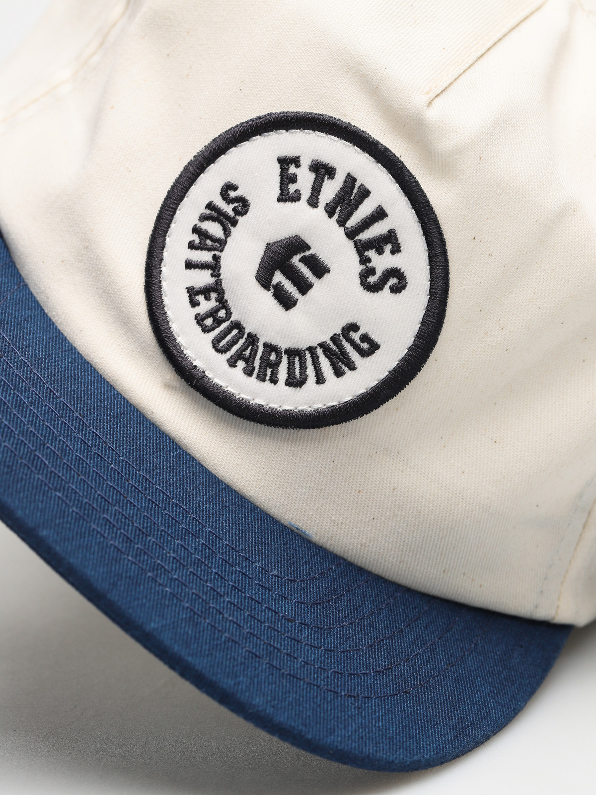 Kšiltovka  Etnies Tour (natural)