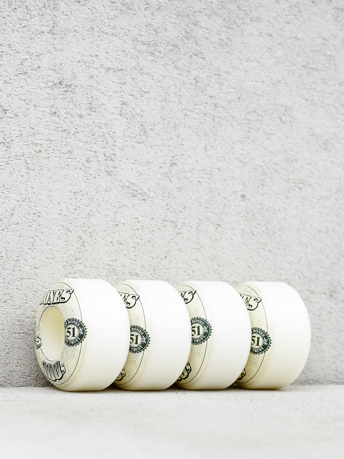 Kolečka Bones 100 Formula V4 (white)