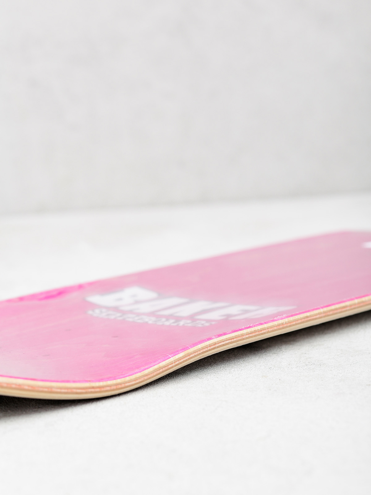 Deska Baker Stacked Name (grey)