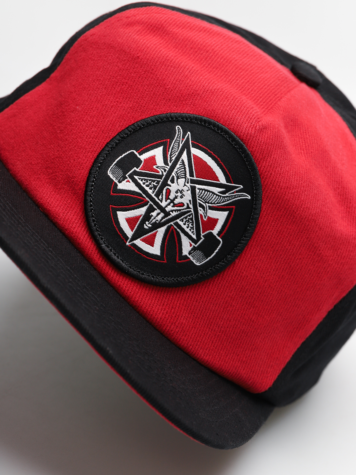 Kšiltovka  Independent x Thrasher Pentagram Cross Adj Snapback ZD (cardinal/black)