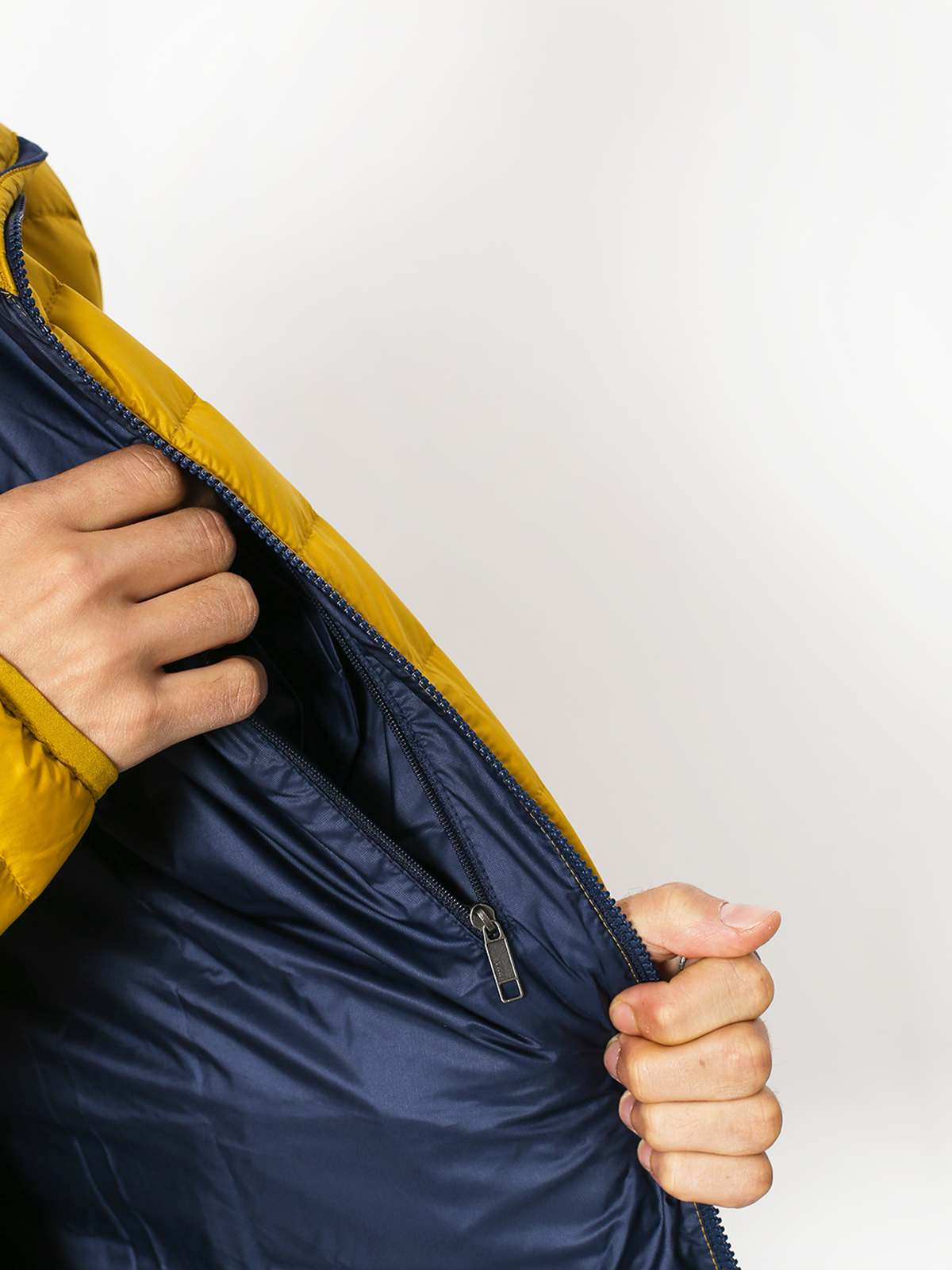 Bunda Patagonia Down Sweater (textile green)