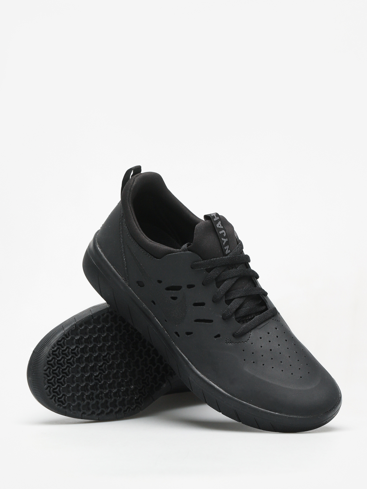 Boty Nike SB Nyjah Free (black/black black)
