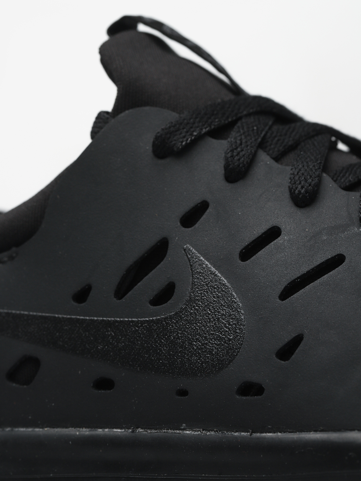 Boty Nike SB Nyjah Free (black/black black)