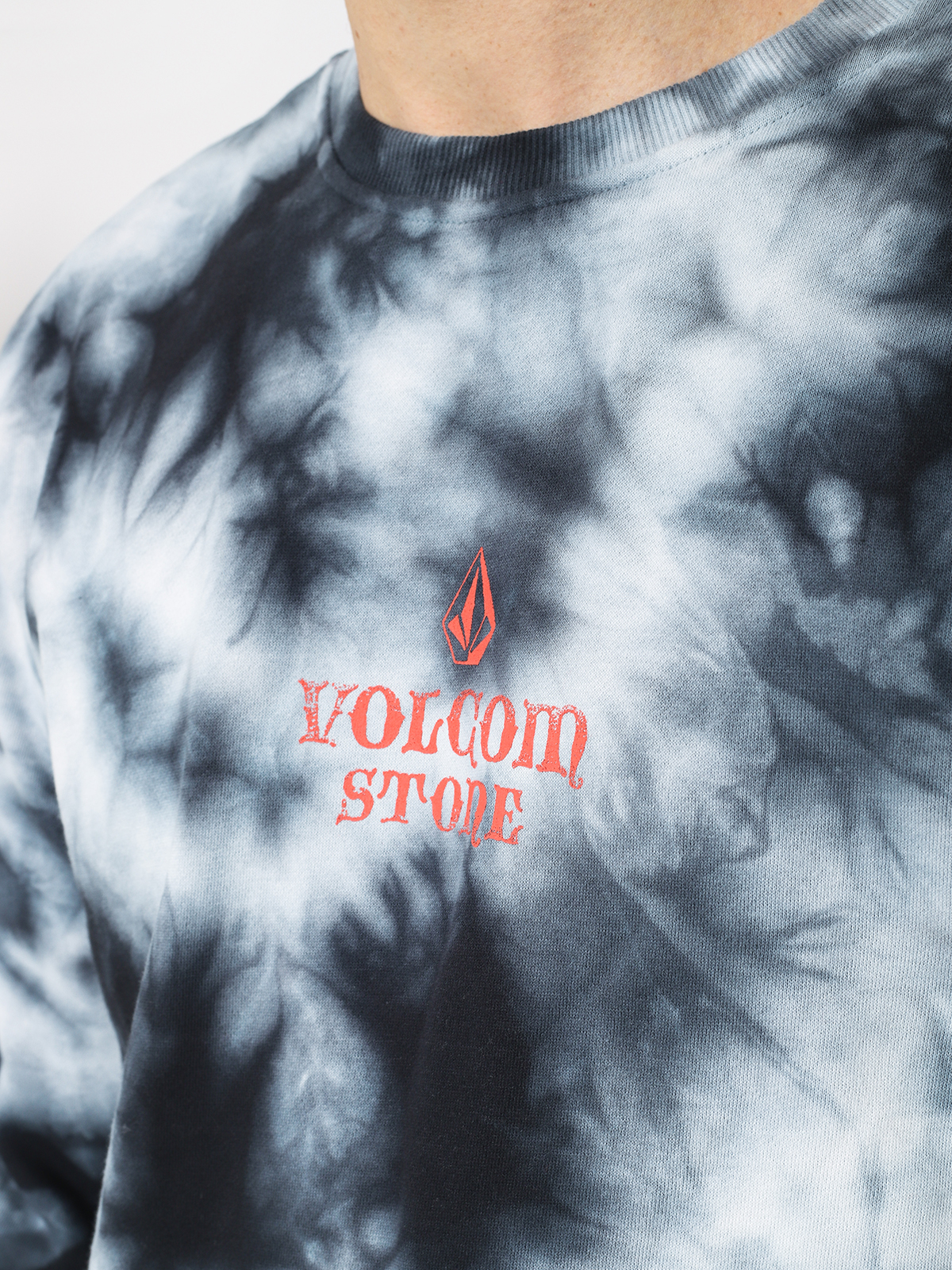 Mikina Volcom Resist Crew (stm)